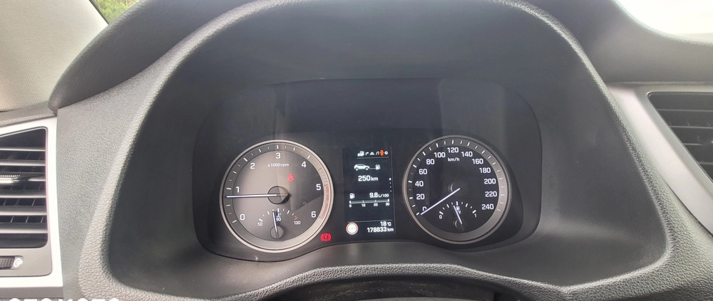 Hyundai Tucson cena 62700 przebieg: 178880, rok produkcji 2015 z Kłecko małe 407